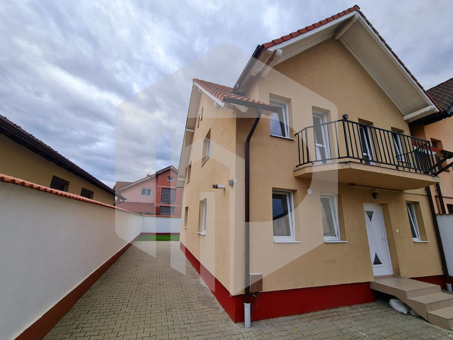 Casa de inchiriat in Selimbar- Str.Pictor Brana- birouri sau casa - Poză 1