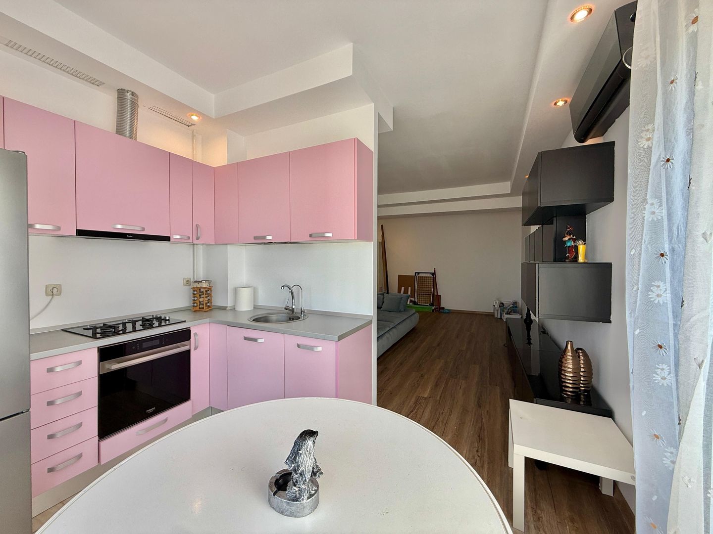 COSMOPOLIS - Apartament cu 3 camere, mobilat si utilat + 2 parcari - Poză 5