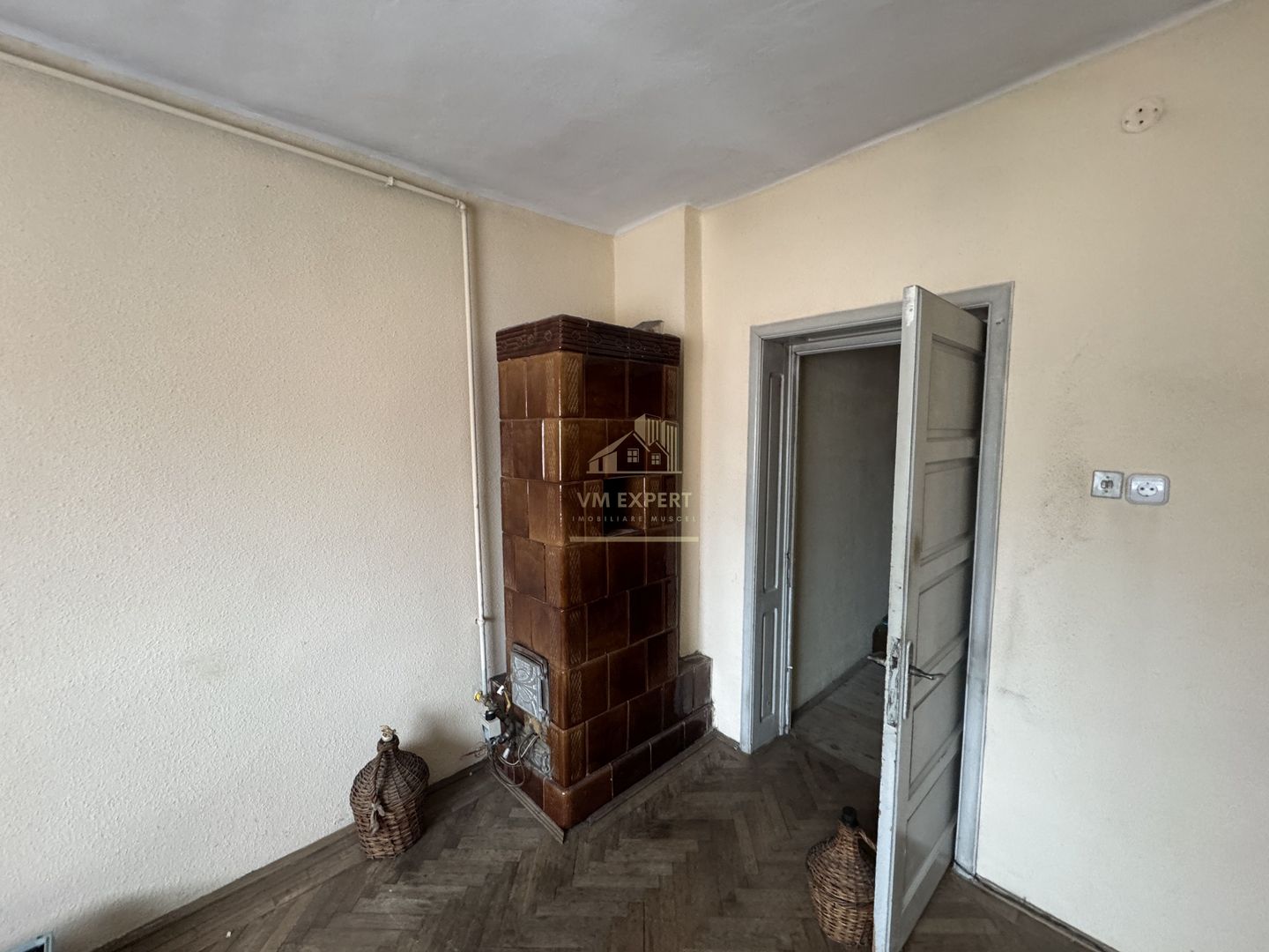 VILA 6 CAMERE, CAMPULUNG, TEREN 196 MP - Poză 14
