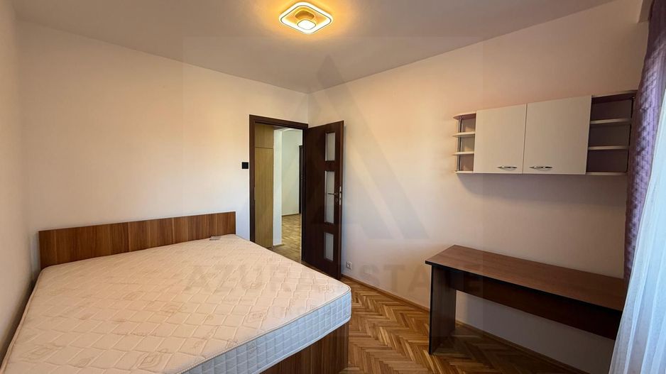 Apartament 4 camere 111 mp utili garaj si teren 458 mp zona Centrala - Poză 4