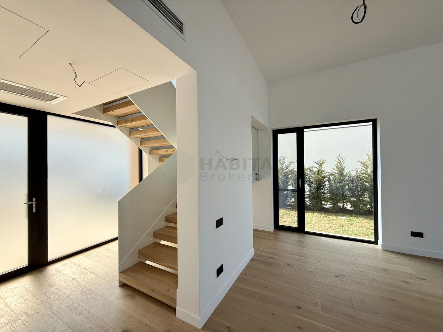 Vila tip duplex in Amber Forest, langa padure - Poză 3