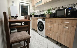 Apartament 2 camere, total decomandat, CUG, Iași – prima închiriere, stație în fața scării - Poză 3