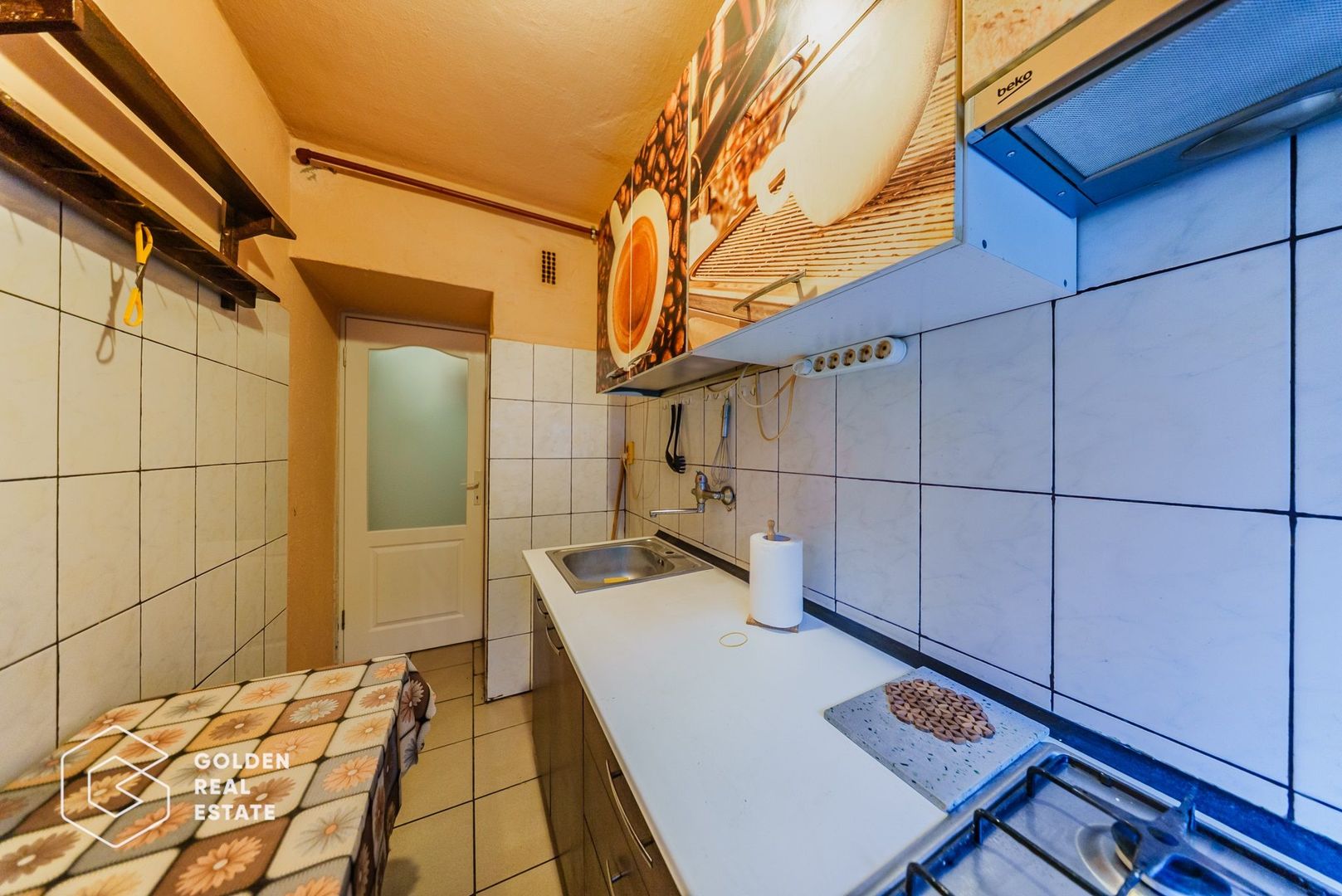 Apartament  4 camere, etaj 1, zona Vlaicu, centrală proprie, loc de parcare - Poză 15