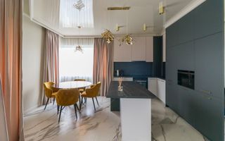 Oportunitate investitie! Vanzare casa cu 3 apartamente in Europa! - Poză 6
