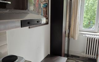 Camion de vânzare, 12 mp, Bularga, WC și duș în casă, mobilat, utilat, renovat - Poză 5