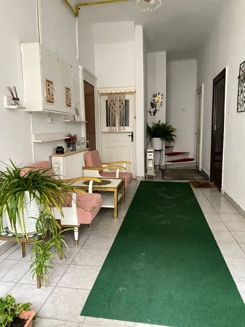 De Vanzare Vila Interbelica, 8-10 Camere, Romana - Zodiac - Poză 1