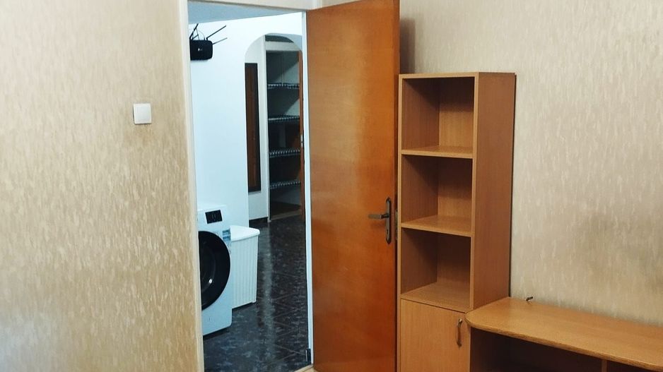 3 camere Brancoveanu - Secuilor - 2 gr. sanit., bloc 1986,loc parcare! - Poză 3