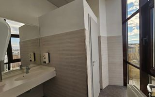 Spatiu de birouri de inchriat locatie centrala si vizibilitate buna - Poză 28