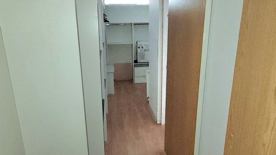 Apartament 5 camere, 250mp, vilă stradală, centrală proprie Dna. Ghica - Poză 9