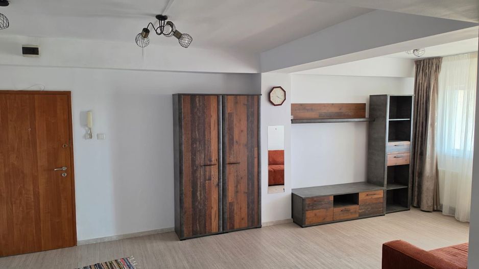 Apartament 3 camere Zona Gh Lazar - Poză 2
