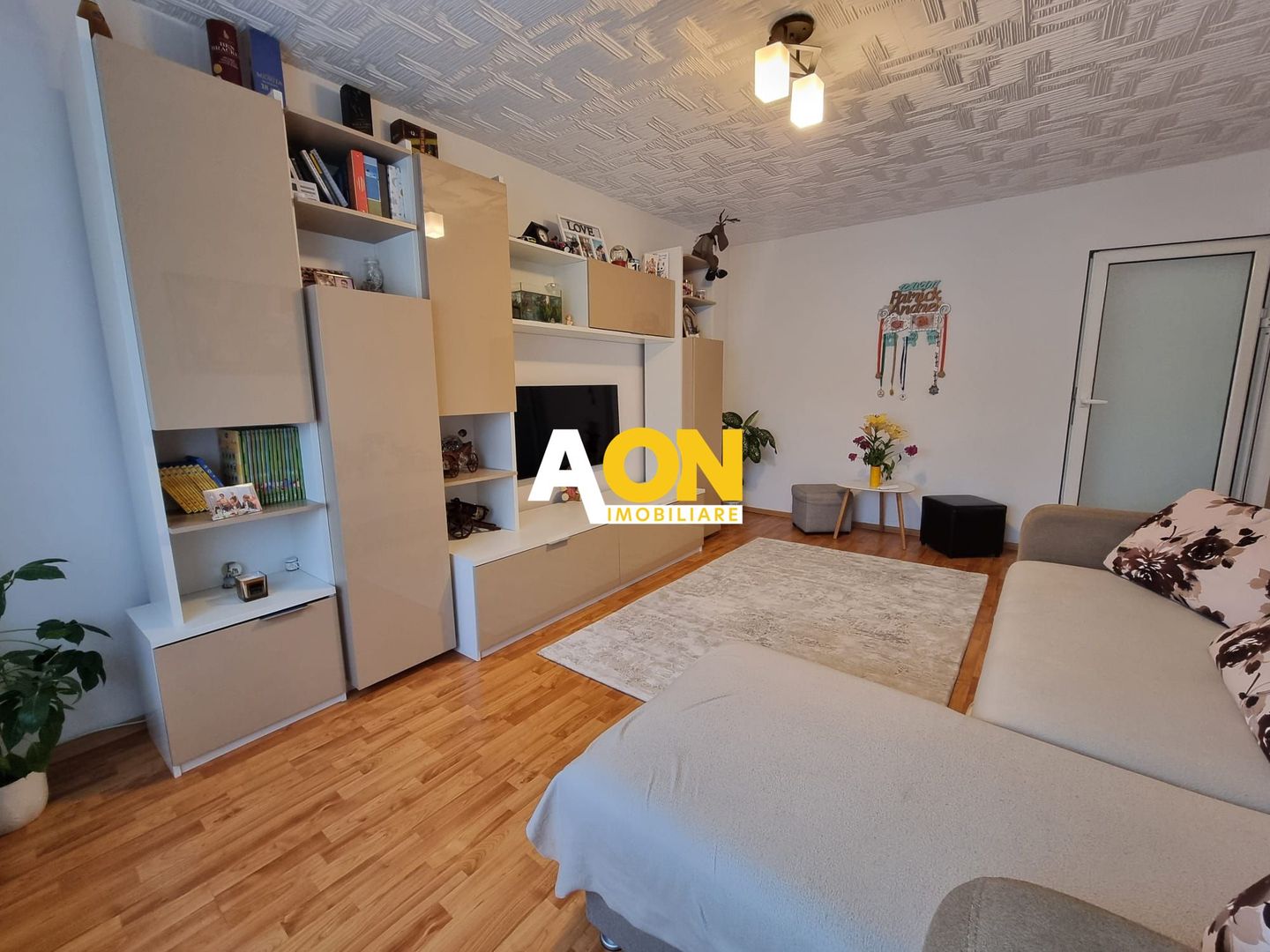 Apartament 3 camere decomandat, mobilat, utilat, Cetate - Poză 2
