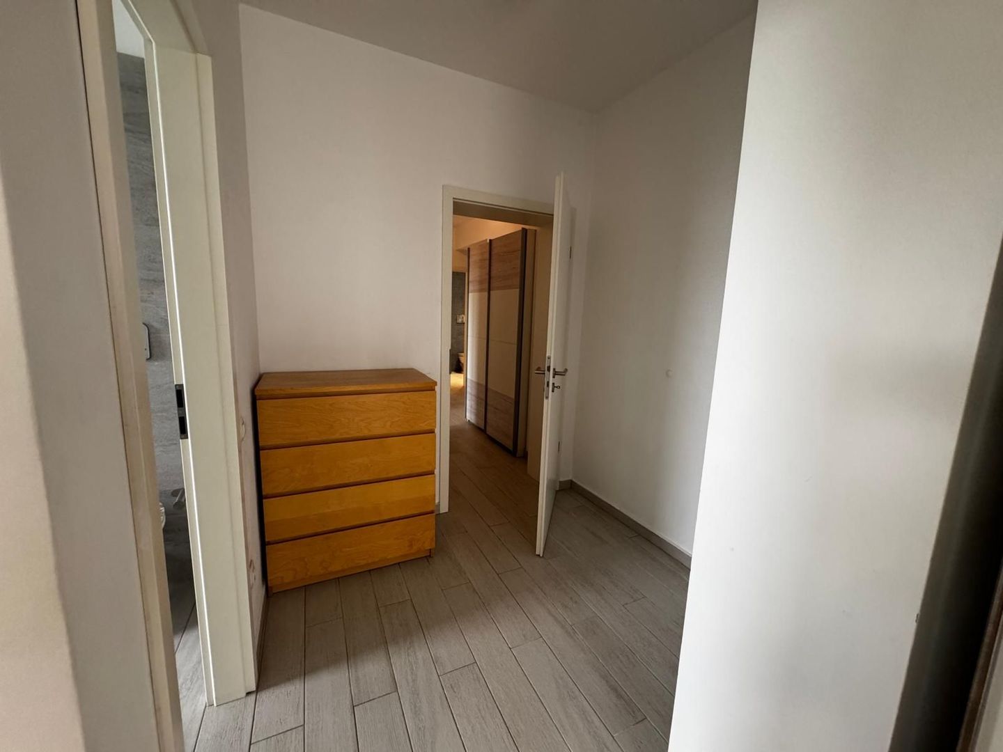Apartament de vanzare I 4 camere I Aleea Privighetorilor - Poză 9
