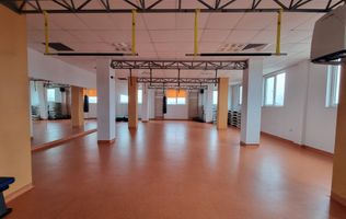 Clădire P+2+M de închiriat – spații servicii / birouri / sală sport