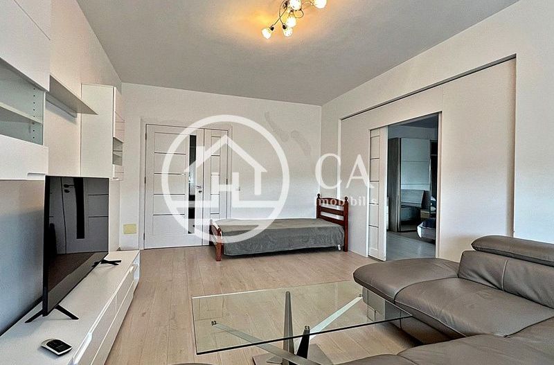 Apartament de închiriat cu 3 camere în zona Ultracentrală, Oradea - Poză 2