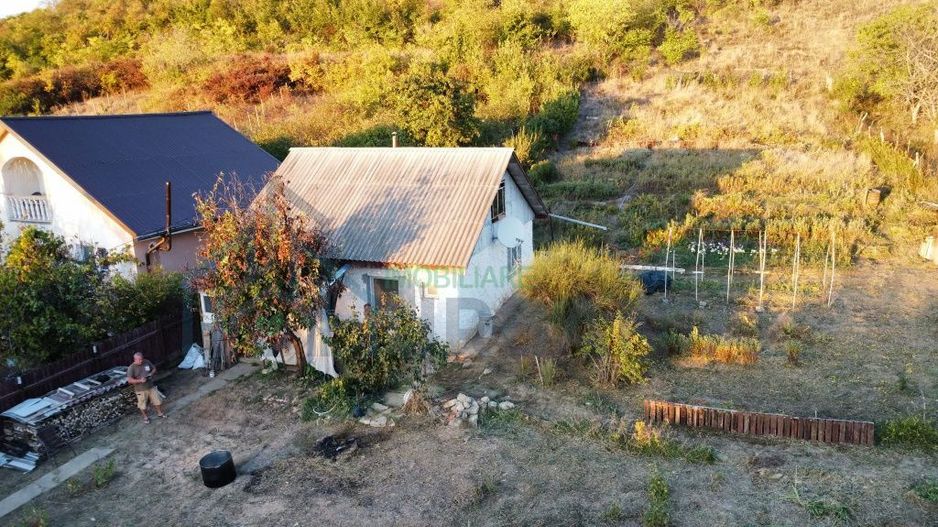 Casă în Vladiceni, comuna Tomesti, județul Iași - 3 camere, 1360 mp teren - Poză 1