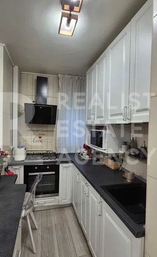 Vânzare, apartament cu 3 camere în zona Drumul Taberei - Poză 1