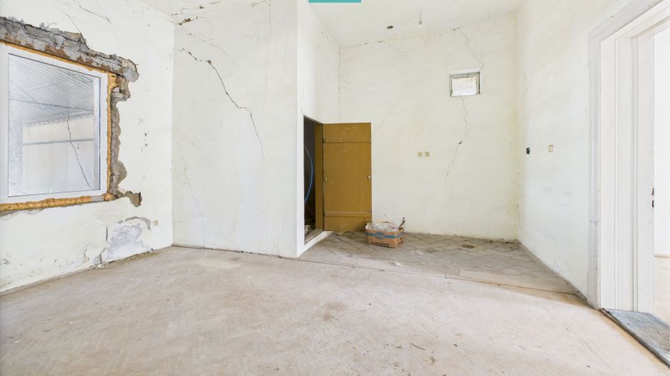 Clădire cu 5 camere cu teren și hală în Cenad - Poză 5
