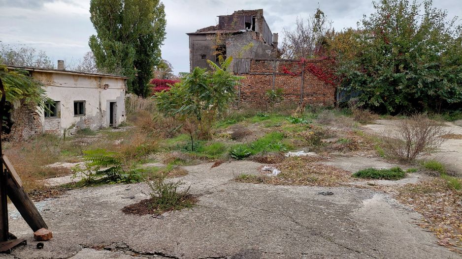 De vânzare – Ansamblu de construcții în Galați, zona Piața Centrală - Poză 2