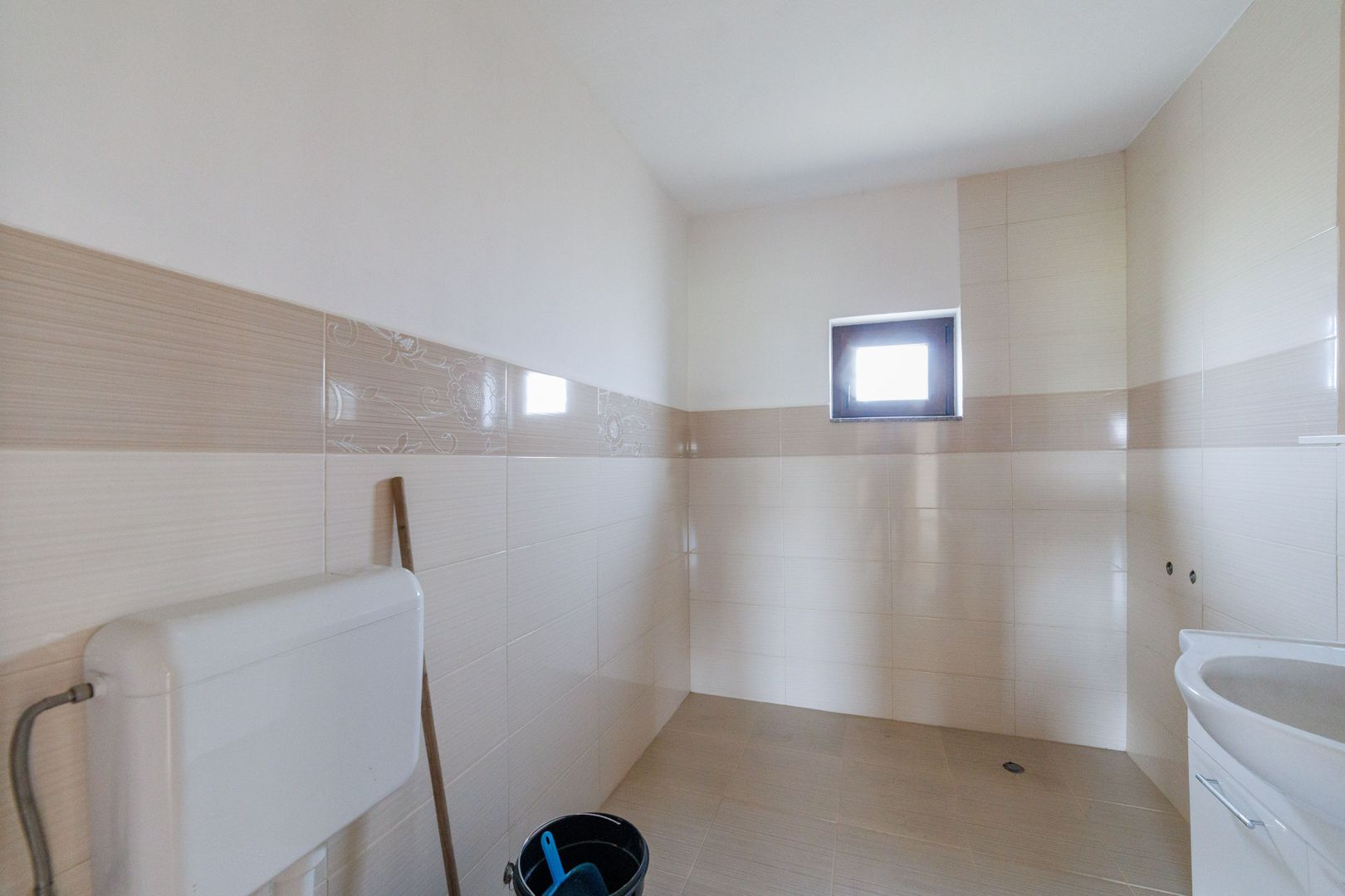 Casa P+M cu 6 camere si teren de 705 mp | Pitesti – Strada Zborului - Poză 25