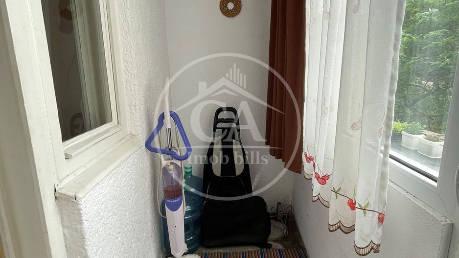 Apartament de vânzare cu 3 camere în zona Dacia, Oradea - Poză 11