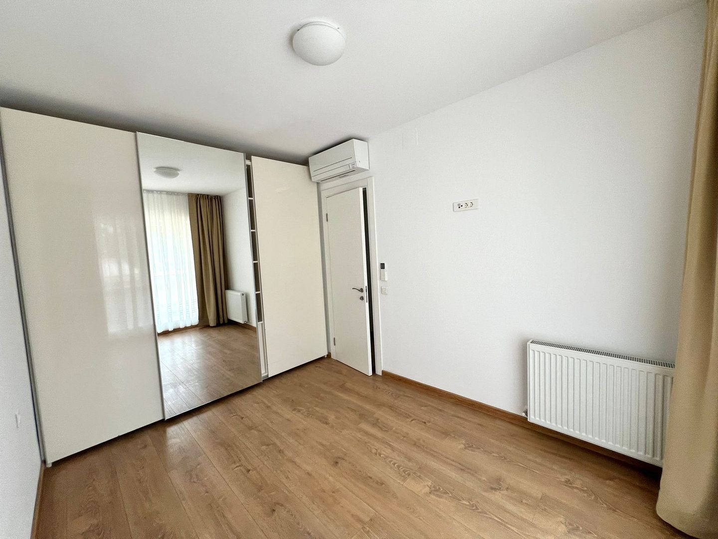 Inchiriere apartament Floreasca Residence | View gradina interioara - Poză 8