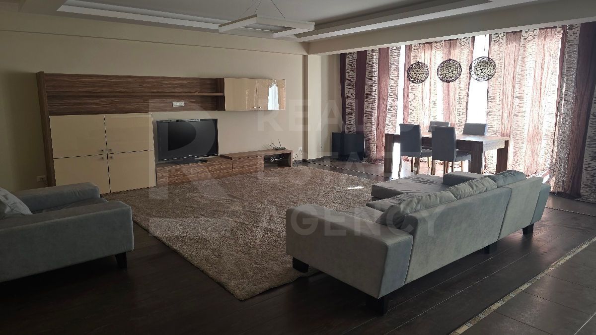 Chirie, apartament, 3 dormitoare, Strada Anestiade Nicolae, Centru - Poză 1
