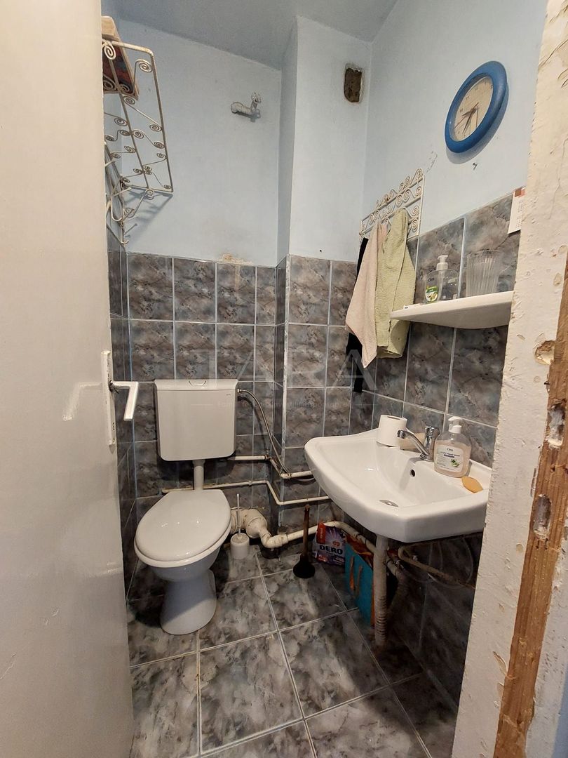 Apartament 4 camere decomandate, etaj intermediar, zonă excelentă. - Poză 8