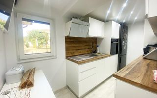 Valu lui Traian (COD 07) Casă  3 camere cu teren  de 930 mp - Poză 2