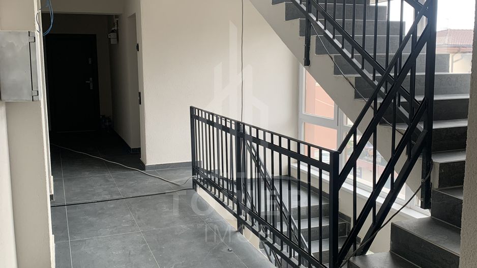 Apartament 3 camere 52 mp pe calea Surii Mici - Poză 2