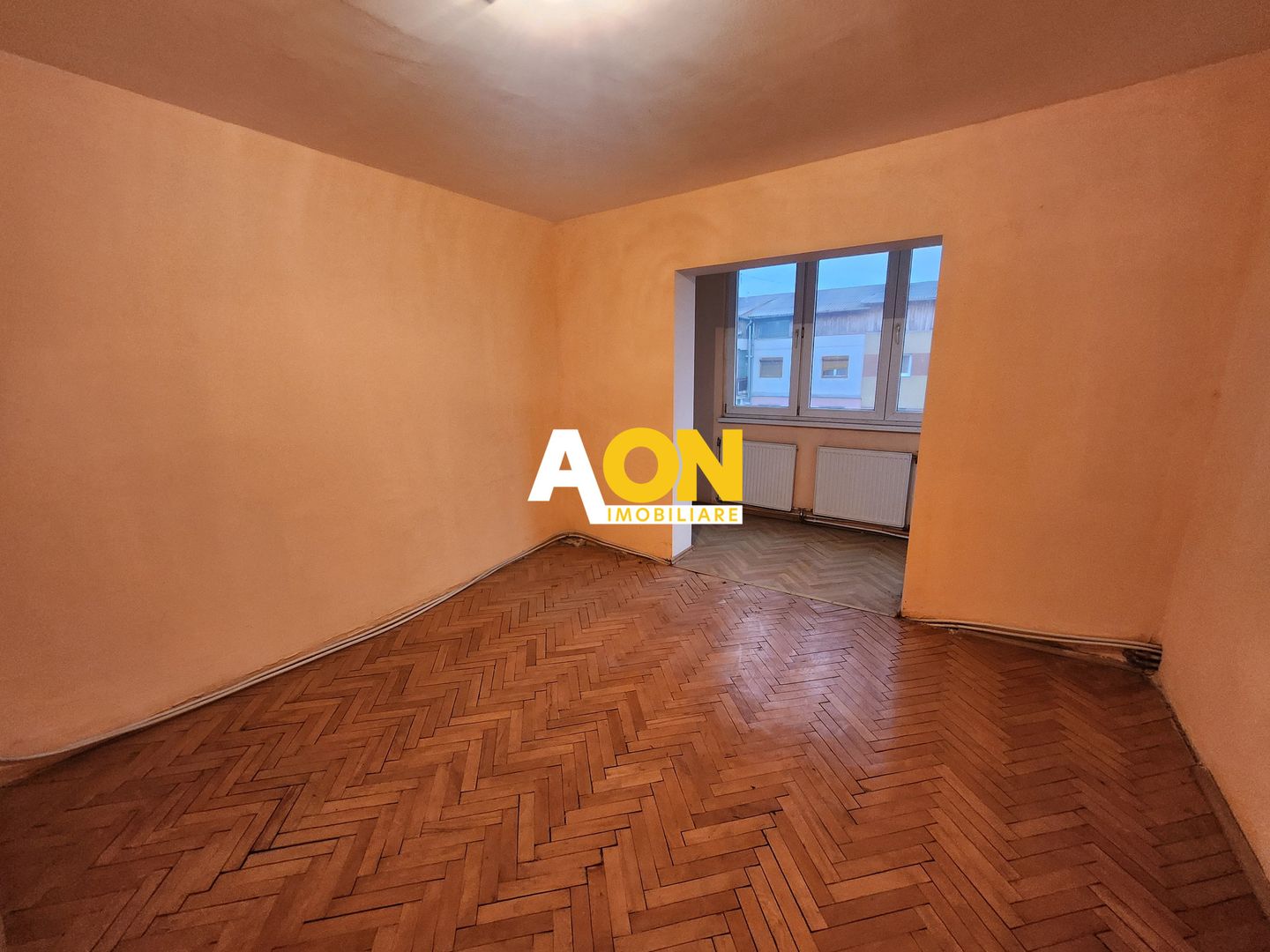 De vanzare apartament 3 camere, Cetate - Poză 4