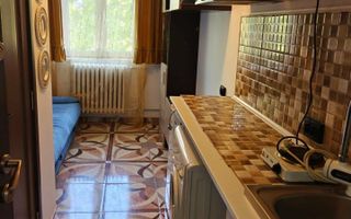 Cameră de cămin închiriat, zona Bularga, 12 mp, cu WC și duș în casă - Poză 1