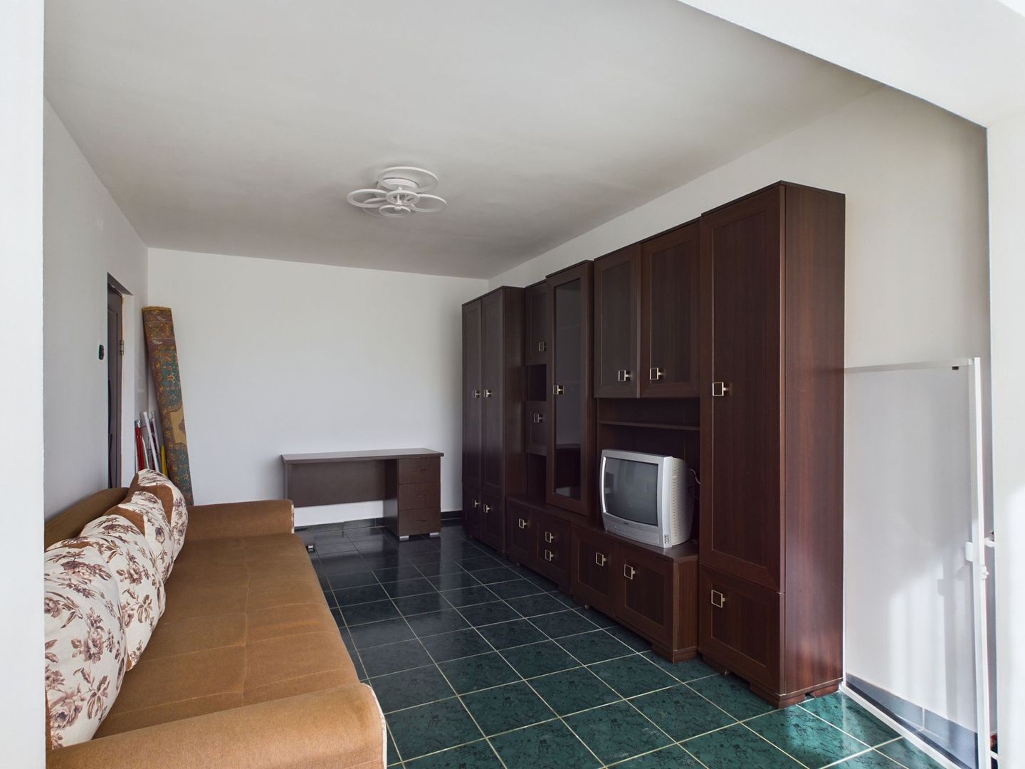 Apartament cu 3 camere în Vlaicu de închiriat - Poză 13