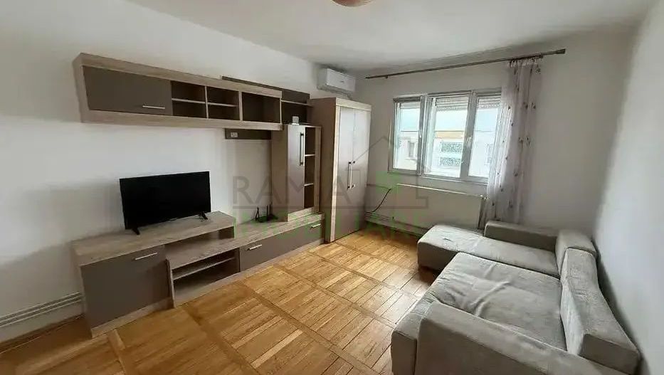 Garsonieră decomandată, renovată, cu chiriaș – Tractorul - Poză 1