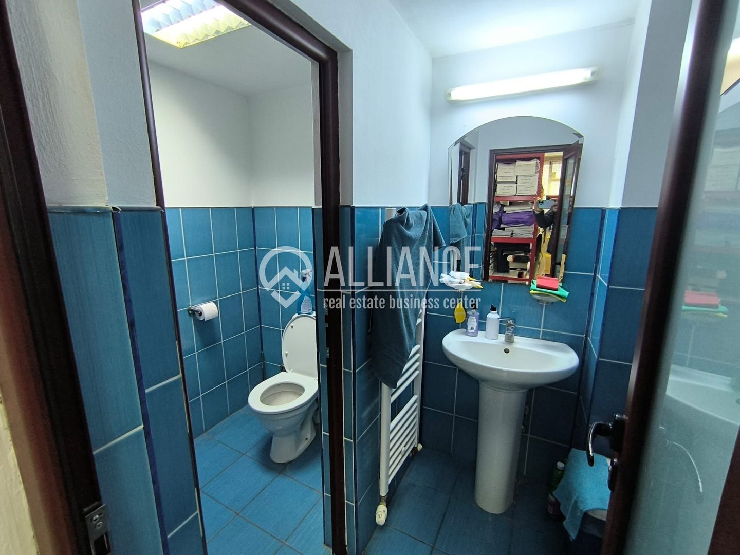 CENTRU ATELIERELOR - Spatiu comercial cu suprafata vitrata mare ! - Poză 9