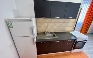 Apartament cu 1 Cameră, Etaj 1, Zona Piață - Poză 5