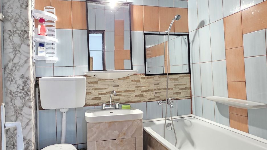 Apartament cu 3 camere, etaj 3, mobilat și utilat, zona GARĂ; - Poză 9