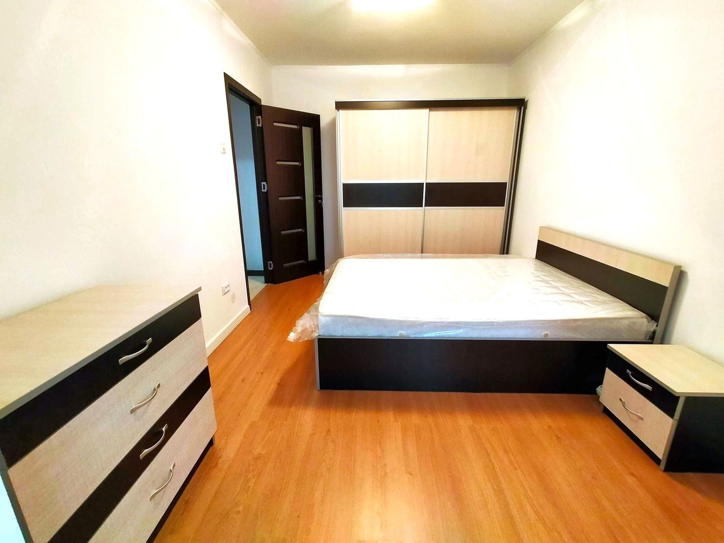 Închiriere Apartament cu 2 camere renovat complet, Smart TV ✨ - Poză 3