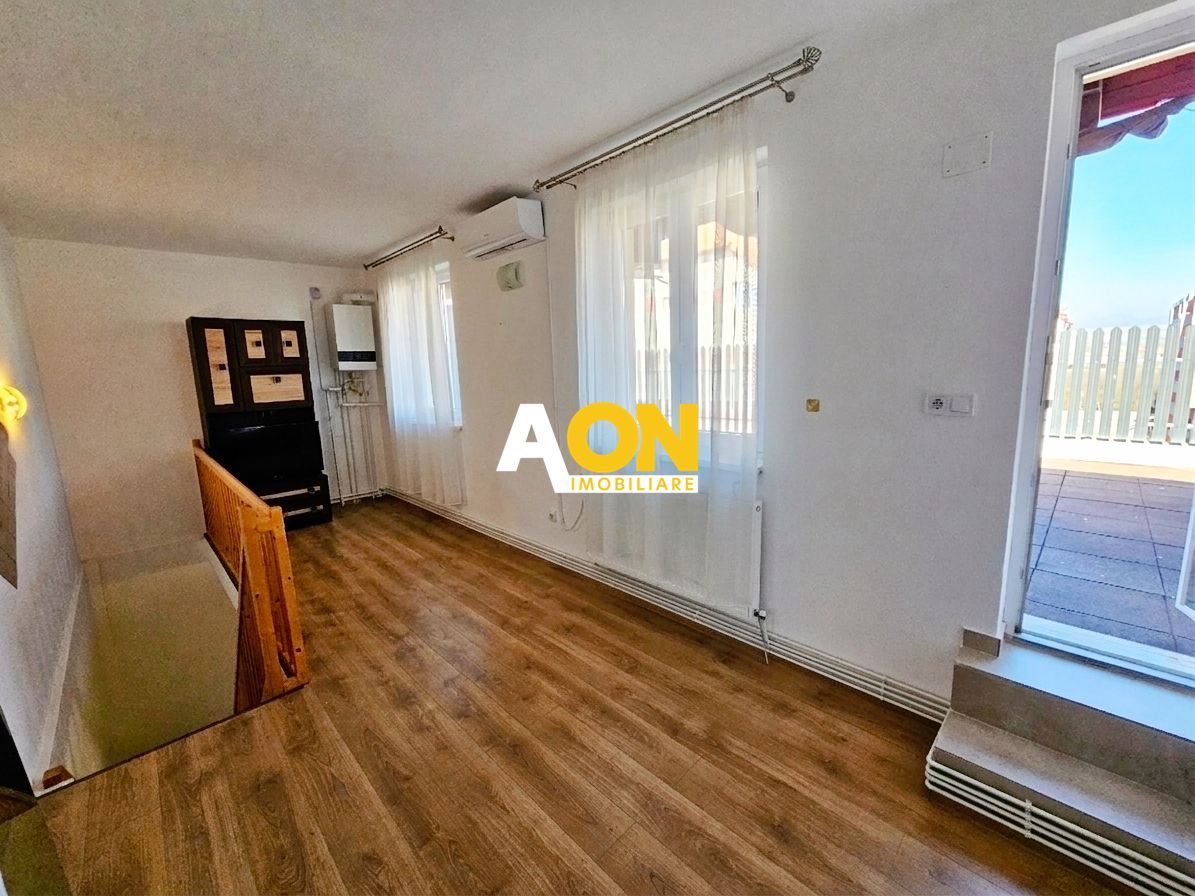 Penthouse ultracentral pe două niveluri, panouri solare, terasă, boxă - Poză 10