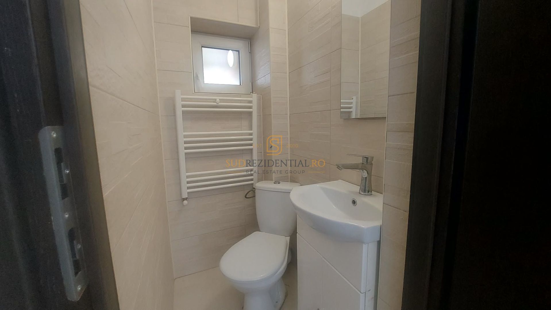 Vila duplex, semimobilata,3 camere, bucatarie inchisa,Comuna Berceni - Poză 16