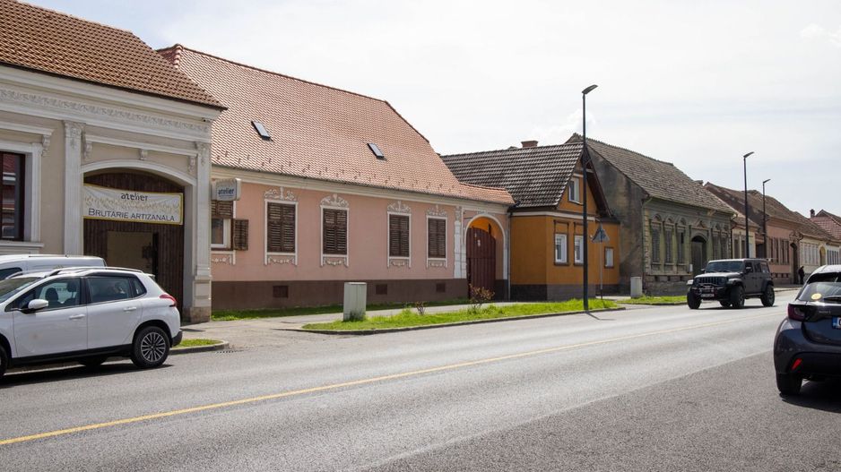 Casă Săsească Autentică cu Șură Impresionantă în Cristian – Teren 2729mp - Poză 3