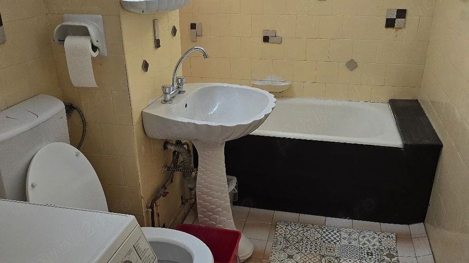 Inchiriez apartament cu 3 camere, decomandat, - Poză 7