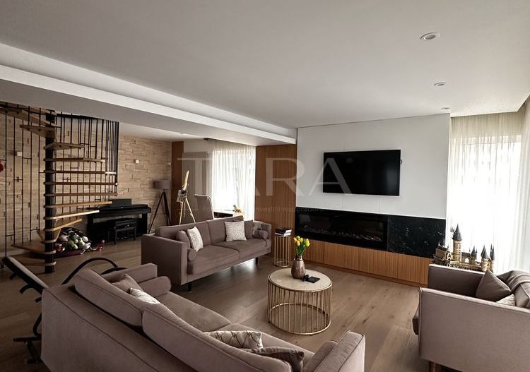 Penthouse spectaculos, 210mp utili, 260 mp terase, 2 parcari subterane - Poză 2