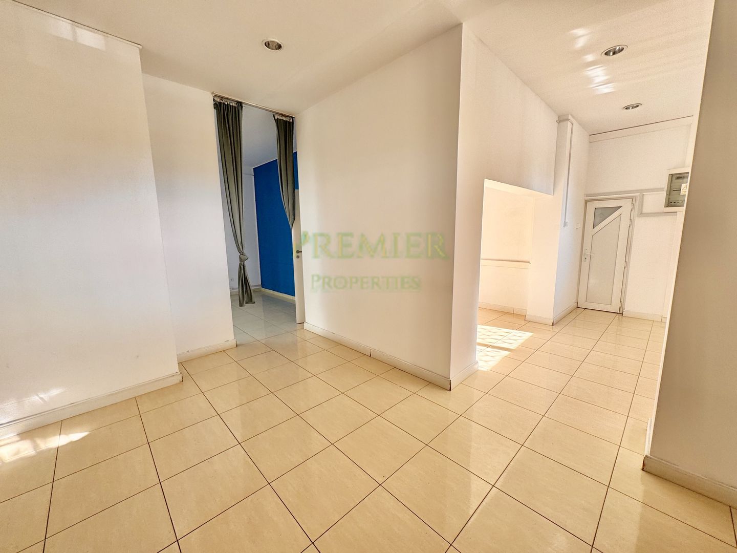 SPATIU 240 MP | 140 PARTER+100 SUBSOL | TRAFIC | VITRINA MARE | FARA HORECA | - Poză 12