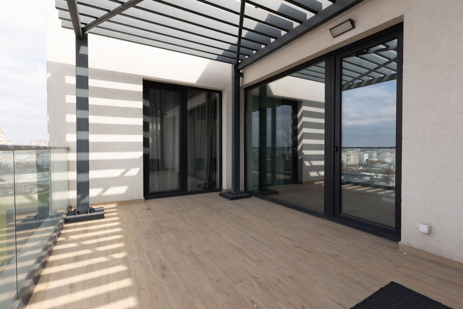 De Inchiriat Apartament 3 Camere de Lux, pe 2 Nivele, Sebastian sect.5 - Poză 31