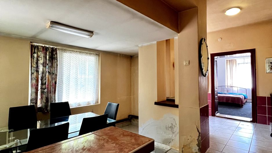 Casa in Tinca, centrala, 3 camere cu strada asfaltata - Poză 5