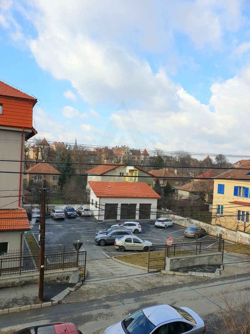 Apartament 4 camere 110 mp utili cu teren aferent si 2 bai Central - Poză 4