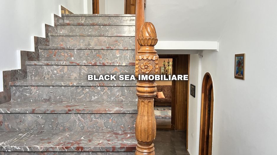 Vila 7 camere D+P+1+M - 2 Garaje - 50m de plaja - Zona centrala - Poză 4