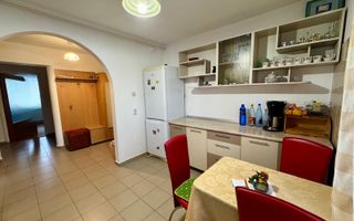Apartament 3 Camere de Inchiriat Strada Closca - Poză 3