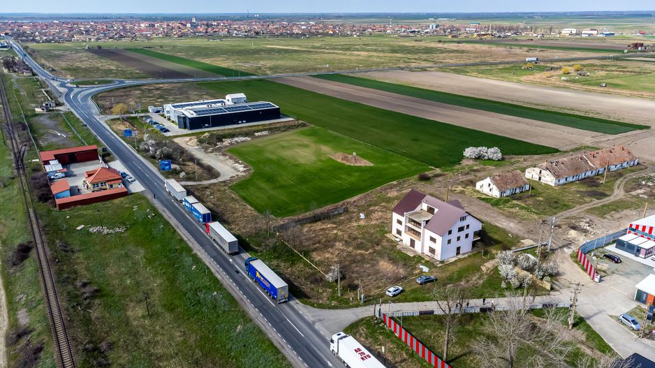 Clădire tip birouri/casă persoane vârstnice cu 3445 mp teren - Poză 7