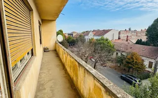 De vanzare Apartament 3 camere, Central, Piata Mica, et 3/4, Arad - Poză 12